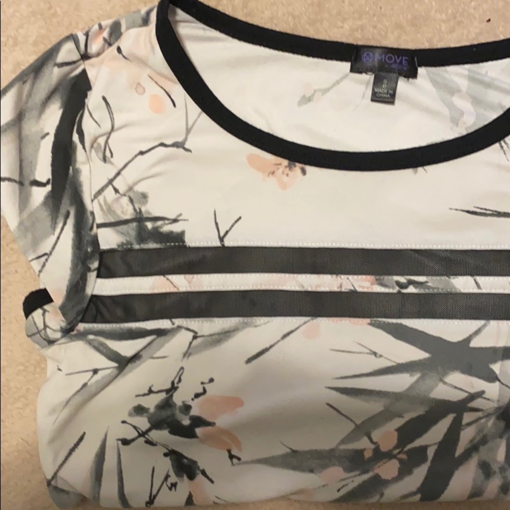 Workout top - Picture 2 of 2